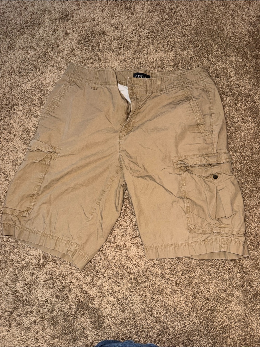 Apt. 9 Men's Tan Cargo Shorts with Utility Pockets